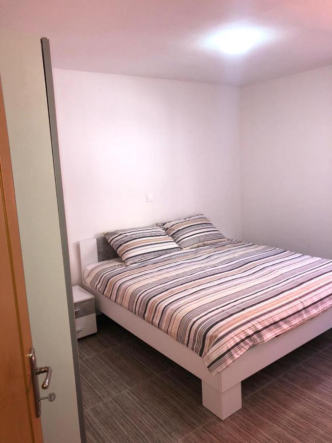 Apartment Apartman Davor *